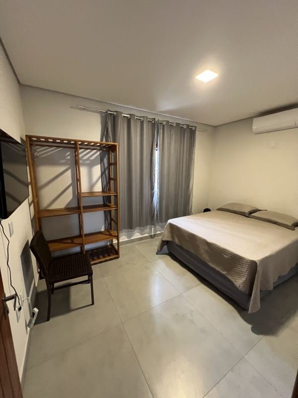 Suíte 02 (Cama queen + smart TV)